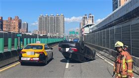 台64線,翻車,回堵,汽車,小貨車,