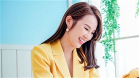 張齡予帶兒子受訪（圖／嬰兒與母親雜誌提供）