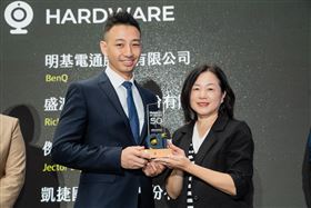 盛源再獲HolonIQ教育科技大獎！翻轉未來創新教學風貌（業配勿用）