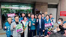 立委候選人鄭文婷議員在前衛福部長陳時中、現任立委蔡適應、議長童子瑋、黨部主委蘇仁和暨所有議員與黨公職陪同下登記參選立委