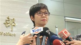 照護司蔡淑鳳(記者黃仲丘攝影)