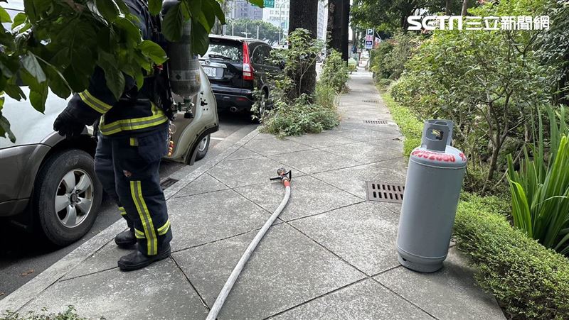 台中翁夫妻吵架　開車反鎖開瓦斯嚇壞人