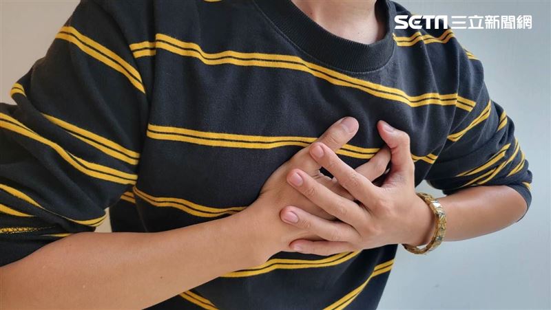 老翁「兩邊奶頭脹痛」得乳癌？醫揪出關鍵
