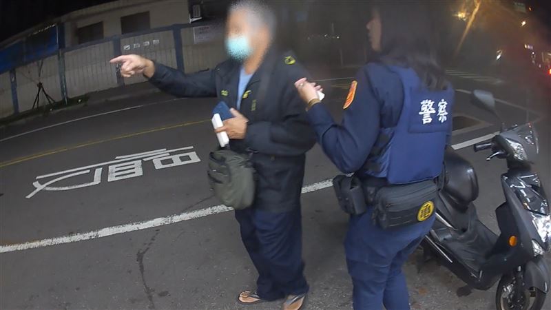 「歡歡」叫聲哥哥　6旬男「性致」來慘了