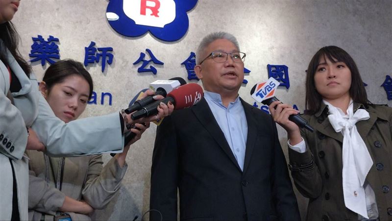 藥師列國民黨不分區　他批看得到吃不到