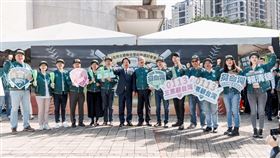 民進黨三重立委候選人李坤城20日在賴清德總統候選人及立法院游錫堃院長的見證之下，至新北市選舉委員會，正式登記為三重區立委候選人