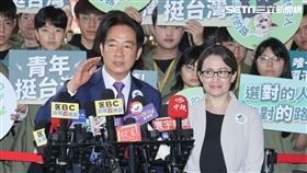 賴清德、蕭美琴赴中選會登記參選總統副總統，搶得頭香。（圖／記者邱榮吉攝影）