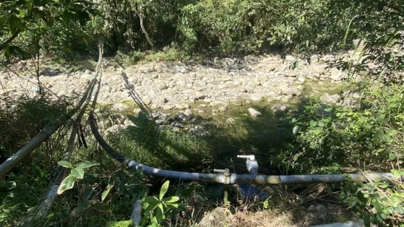 男巡田水失足墜溪　鄰居驚見他溺斃水面飄