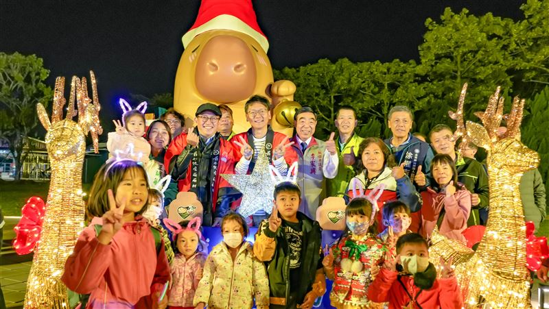 埔心牧場聖誕點燈！5米高水豚新造型超Q