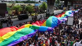 曼谷同志驕傲大遊行  疾呼婚姻平權合