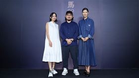 《白日之下》余香凝（右起）、導演簡君晋以梁雍婷出席金馬活動。（圖／金馬執委會提供）