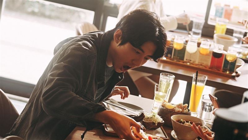 男星遭逼相親　對方用餐1行為讓他看傻眼