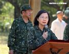 蔡英文總統今（23）日赴台中成功嶺視導義務役新兵入伍訓練接訓整備情形。（圖／記者邱榮吉攝影)
