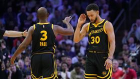 ▲柯瑞（Stephen Curry）只投進1顆三分球，勇士看著太陽5連勝。（圖／美聯社／達志影像）