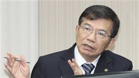 赴中旅遊團限額  王國材：絕不會讓解團紛爭發生交通部宣布2024年3月旅行業可組團赴中國觀光，但大陸委員會提出每日2000人限制，讓旅遊業者擔心會有糾紛。交通部長王國材23日對此表示，人次可以調整，絕對不會讓解團紛爭發生。中央社記者吳家昇攝  112年11月23日