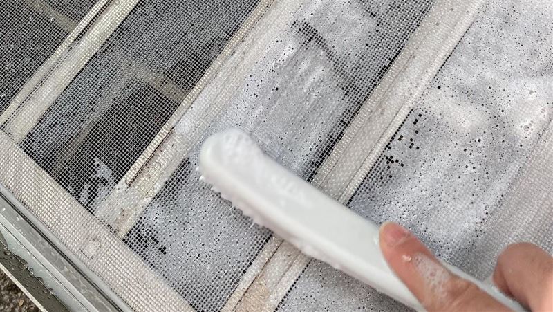 紗窗免拆洗！達人曝「4妙招」省力又乾淨