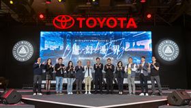 電子競技運動協會秘書長余錦亮（左1）出席最大電競娛樂盛事WirForce。（圖／WirForce提供）