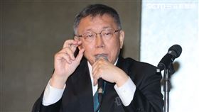 ▲藍白郭三方會談會柯文哲搔頭談話（圖／記者邱榮吉攝影）