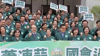 蕭美琴回娘家　偕小雞嗨喊：賴蕭凍蒜