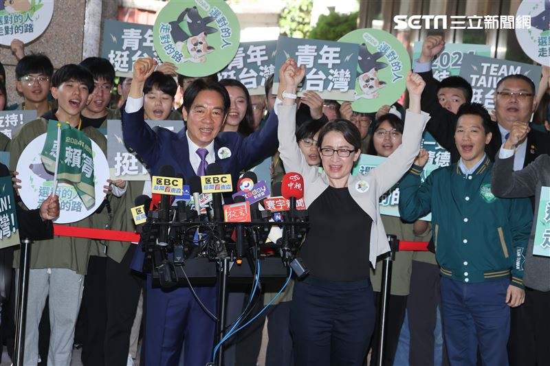 賴清德、蕭美琴中央選委會登記參選正、副總統。（圖/記者邱榮吉攝影）