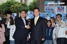 侯友宜、趙少康中央選委會登記參選正、副總統。（圖/記者邱榮吉攝影）