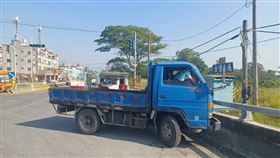 車禍,旗山,嶺口交流道,自撞,高雄