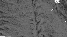 卡門渦列。（圖／翻攝自賈新興FB、（前）氣象局FB）