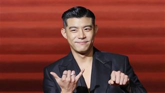 王柏傑尬吳慷仁搶影帝　謝欣穎給愛的抱抱