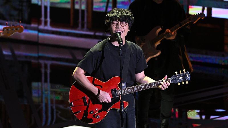 盧廣仲飆唱賀電影人　唱伍佰夯曲惹網戰翻