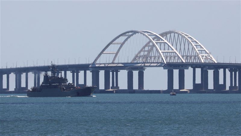 烏攻克里米亞大橋　迫使俄軍用渡輪運武器