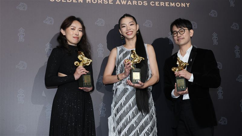 18歲正妹新人不藏了！突宣布「人生大事」獻出人生第一次好緊張