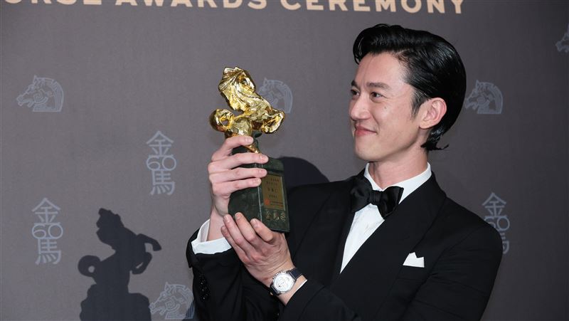 吳慷仁奪金馬影帝　15秒入圍短片讓網落淚