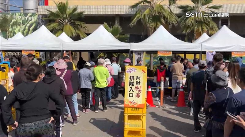 台南川燙牛肉湯節！民眾搶買銅板價牛肉湯