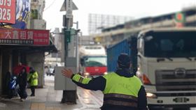 砂石車,大型車,違規,土城,開單（圖／翻攝畫面）