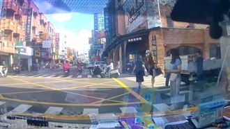 運將等行人11秒仍吃罰單　警方：要有耐心