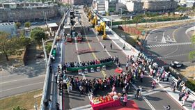 高雄九如橋動工拆除高雄鐵路地下化後陸續拆除10座陸橋、2座地下道，最後一座九如陸橋26日也正式動工拆除。九如橋的拆除也被視為高雄鐵路地下化後續工程的最後一哩路。（高雄市工務局提供）中央社記者林巧璉傳真  112年11月26日