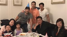 高以翔一家人（圖／翻攝自高宇橋IG）