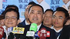 侯友宜、趙少康中央選委會登記參選正、副總統。（圖/記者邱榮吉攝影）