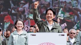 民進黨主席暨總統侯選人賴清德26日上午出席「花蓮競選總部成立大會」，首次與副總統候選人蕭美琴同台造勢。（圖／民進黨提供）