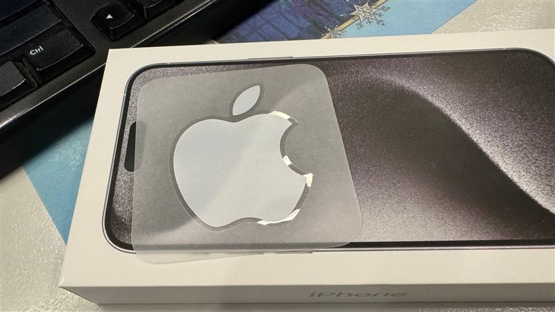 iPhone沒豆腐頭給蘋果貼紙！他曝實際用途