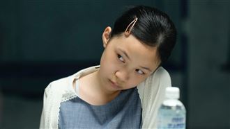 新科影后林品彤入魂過動兒！慘被同學霸凌