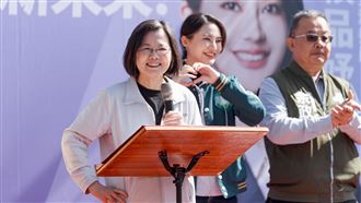 賴蕭最強分身　小英輔選被大喊「我愛你」