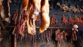 翻攝自南方周末微博，臘肉，醃肉，香腸，臘腸。