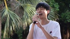 從《超級紅人榜》出道被稱為「鄭日清接班人」的柯辰勳驚傳逝世消息。（圖／翻攝自柯辰勳粉絲團）