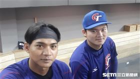 ▲邱智呈（左）與林靖凱從東京巨蛋打回台北大巨蛋。（圖／記者俞聖律攝影）