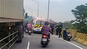 新北,土城,擺接堡路,砂石車,機車,爆頭,