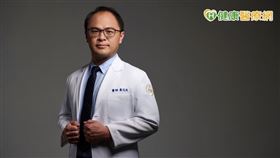 彰化秀傳紀念醫院蔡沅欣主任提醒，骨質流失是沒有感覺的，高危險族群必須及早顧好骨本，並及早檢測骨密度，以防因骨折而失能。