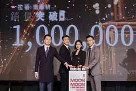 拉蓓Ｘ雙月跨界合作　賈靜雯代言「拉蓓燉雞精」銷量飆破百萬（業配勿用）