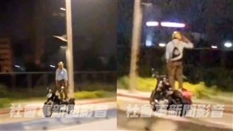 印度神技？北市驚見重機騎士「站著騎車」