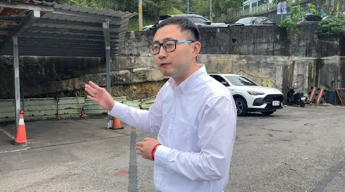 綠控違法停車場雨棚拆又蓋　廖先翔回應了